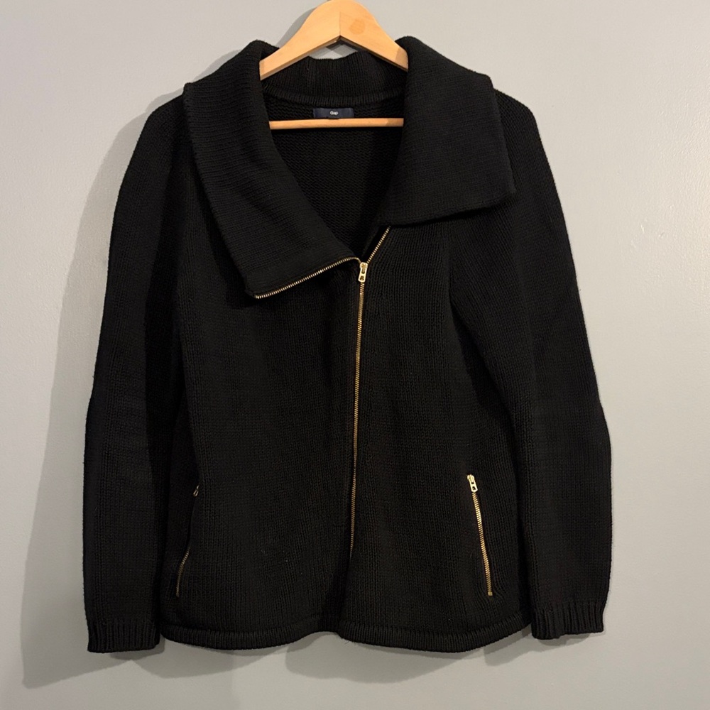 GAP Black Chunky Textured Knit Sweater with asymmetrical zipper